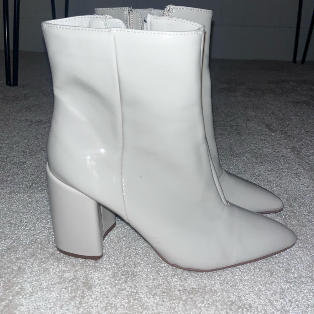 Elegant White Ankle Boots